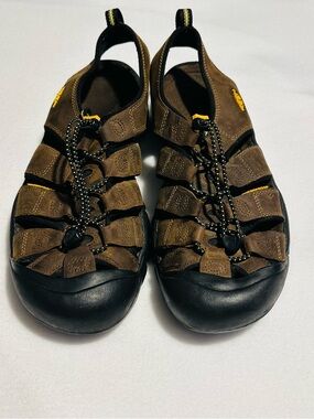 Keen Newport Fisherman Brown and Black Men's Closed-Toe Hiking Sandals